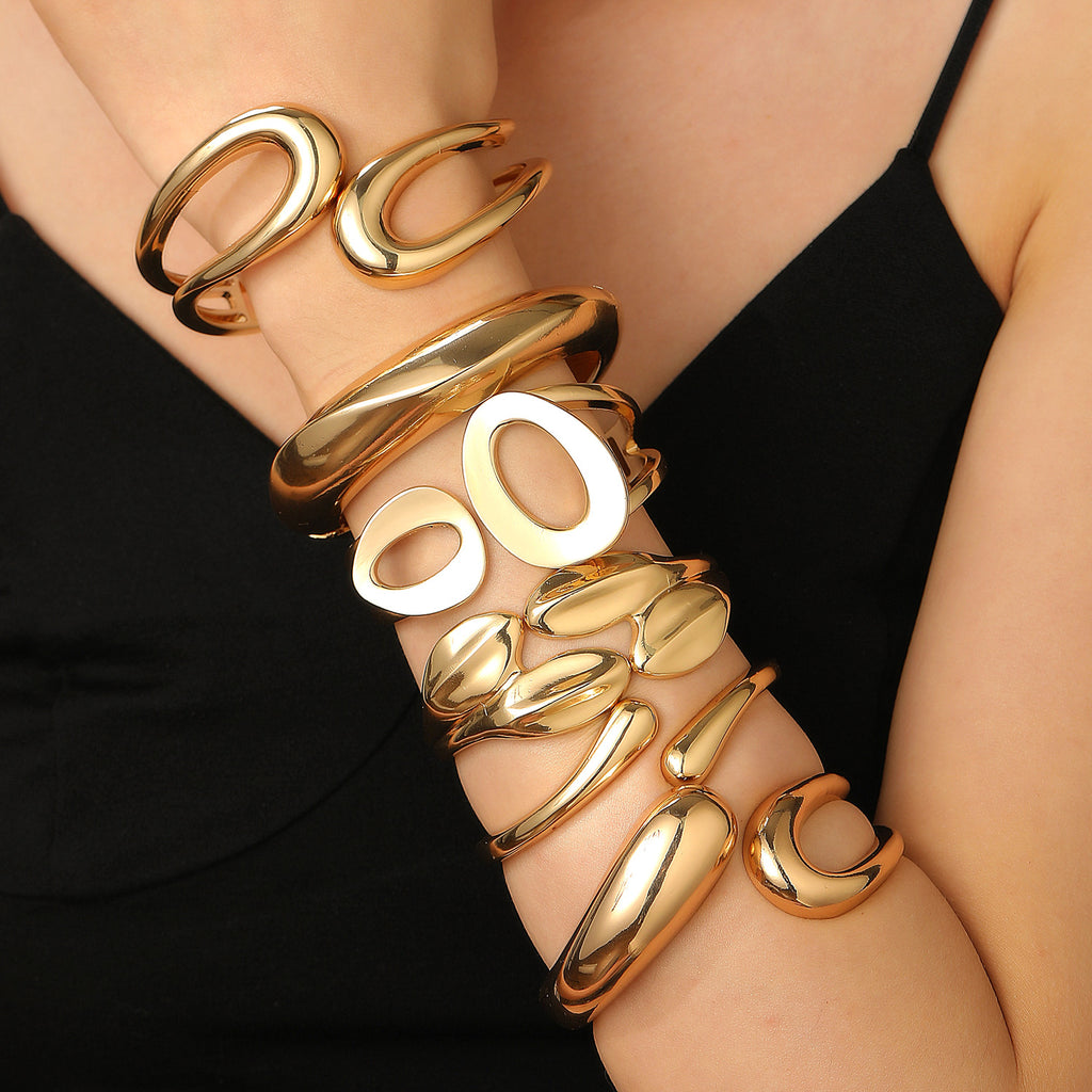 European and American cross-border fashion exaggerated bracelet, unique women's open hip-hop irregular alloy bracelet.