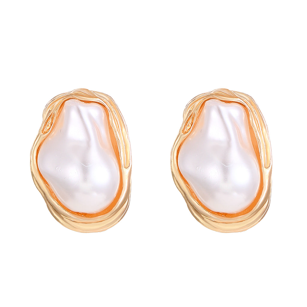 Baroque-style pearl jewelry set for women, featuring a sophisticated design: necklace, earrings, ring, bracelet, and choker.