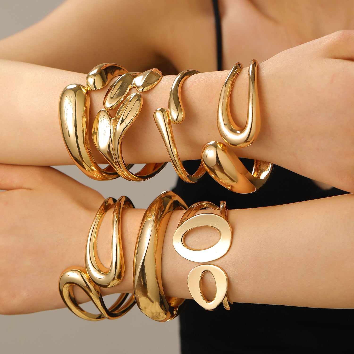 European and American cross-border fashion exaggerated bracelet, unique women's open hip-hop irregular alloy bracelet.