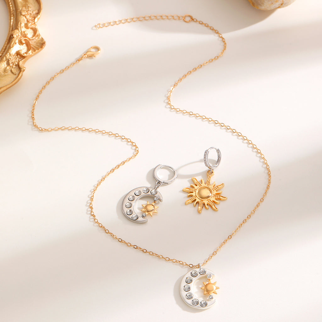 Fashionable Moon and Sun Pendant Necklace, Elegant and Sophisticated, European and American Cross-Border Jewelry, Sun and Moon Pendant Clavicle Chain for Women